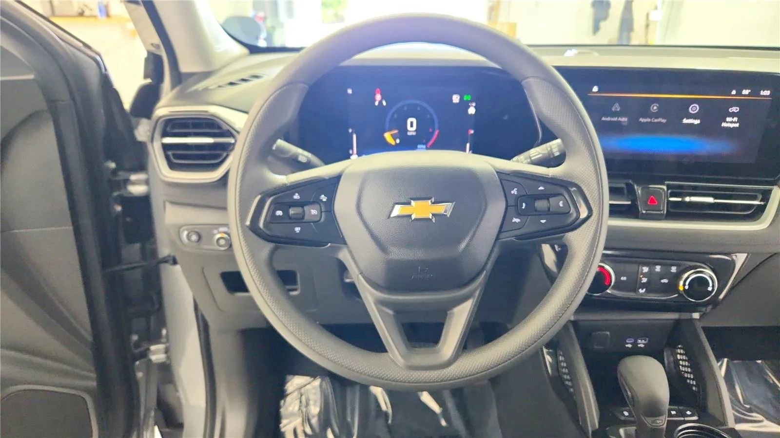 Used 2026 Chevrolet TrailBlazer LT FWD image 32