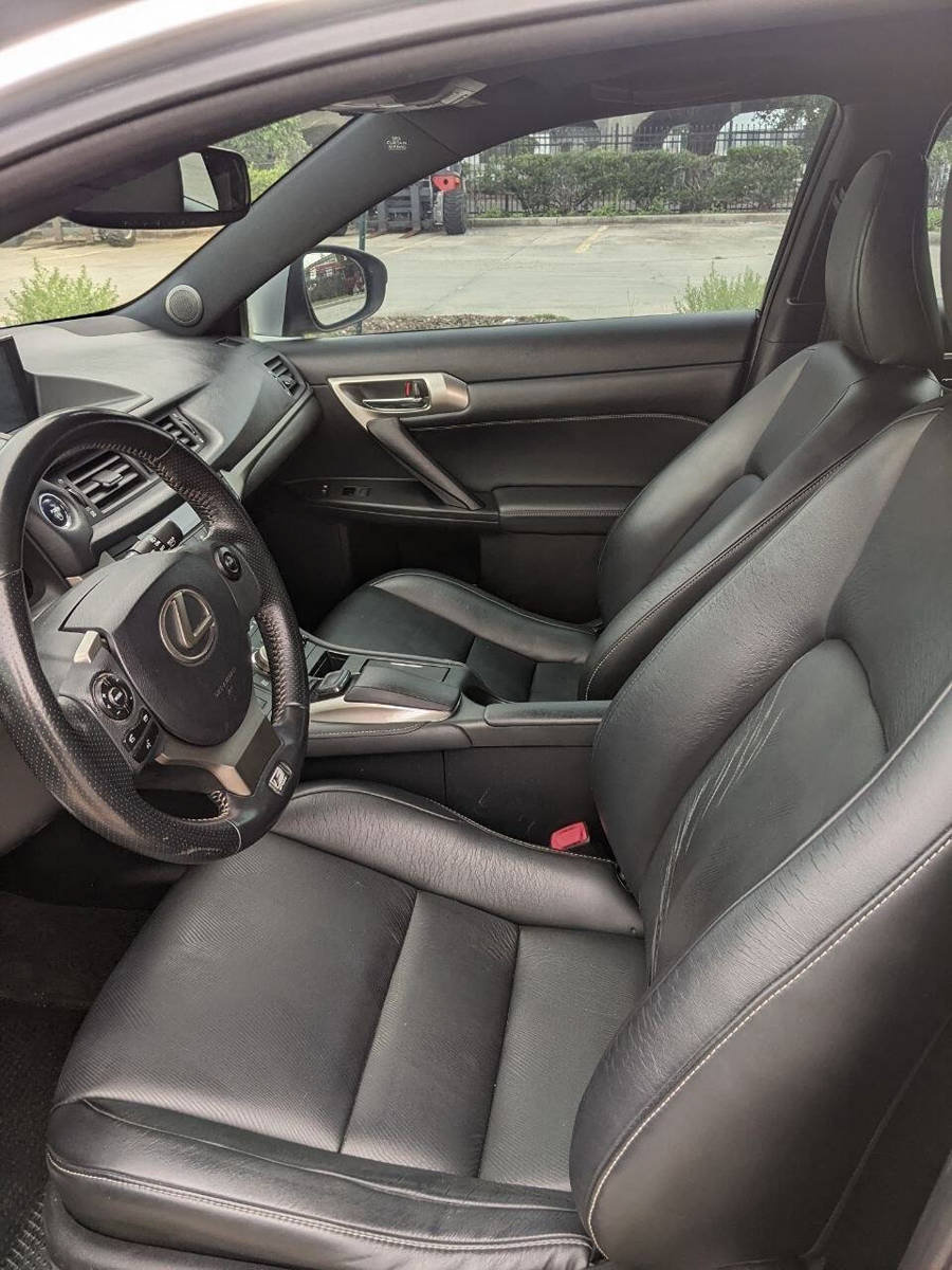 Used 2015 Lexus CT 200h w/ Navigation Package FWD image 9
