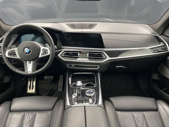 Used 2022 BMW X7 M50i w/ Dynamic Handling Package image 18