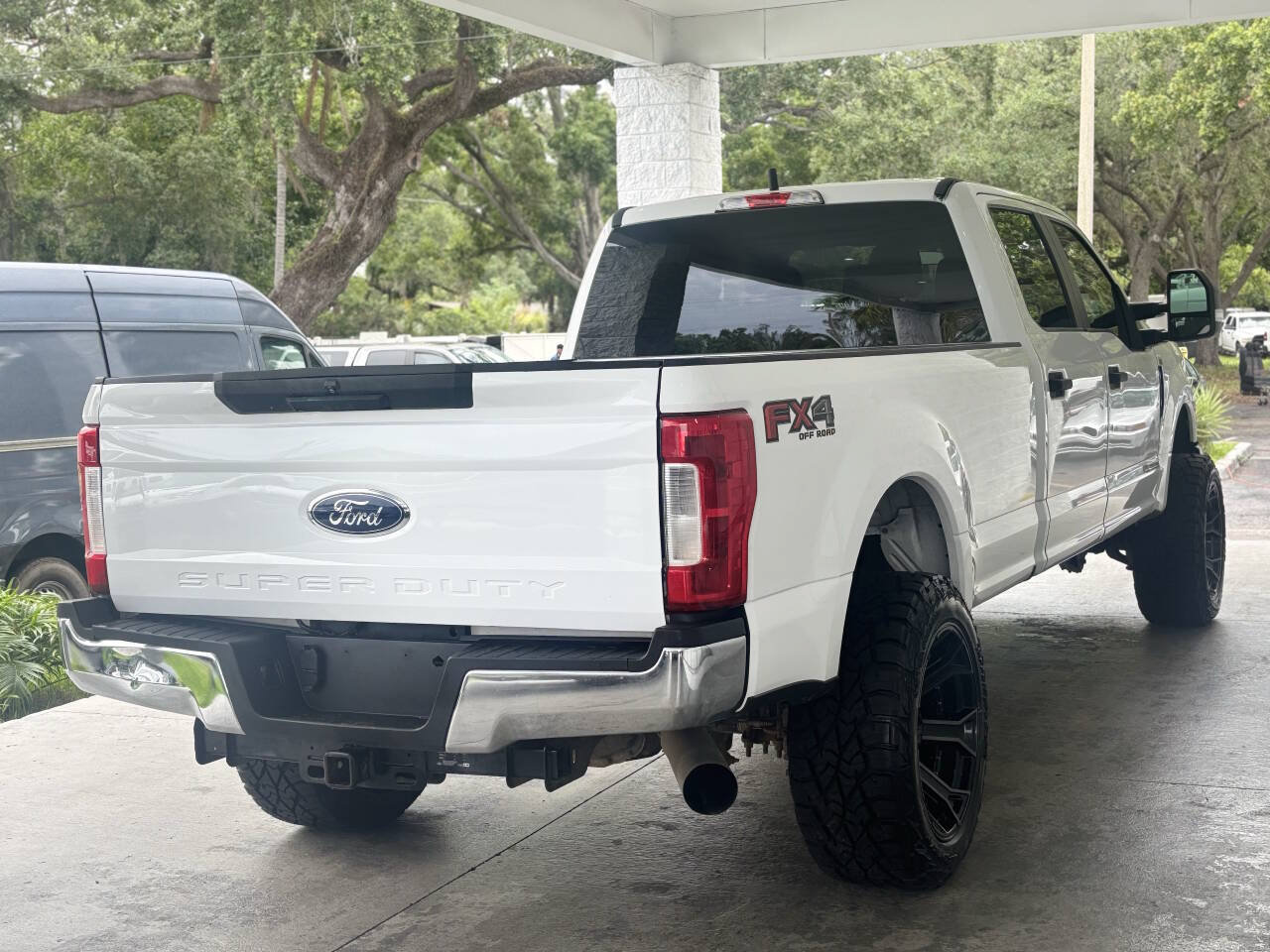 Used 2019 Ford F250 XL w/ Power Equipment Group AWD/4WD image 9