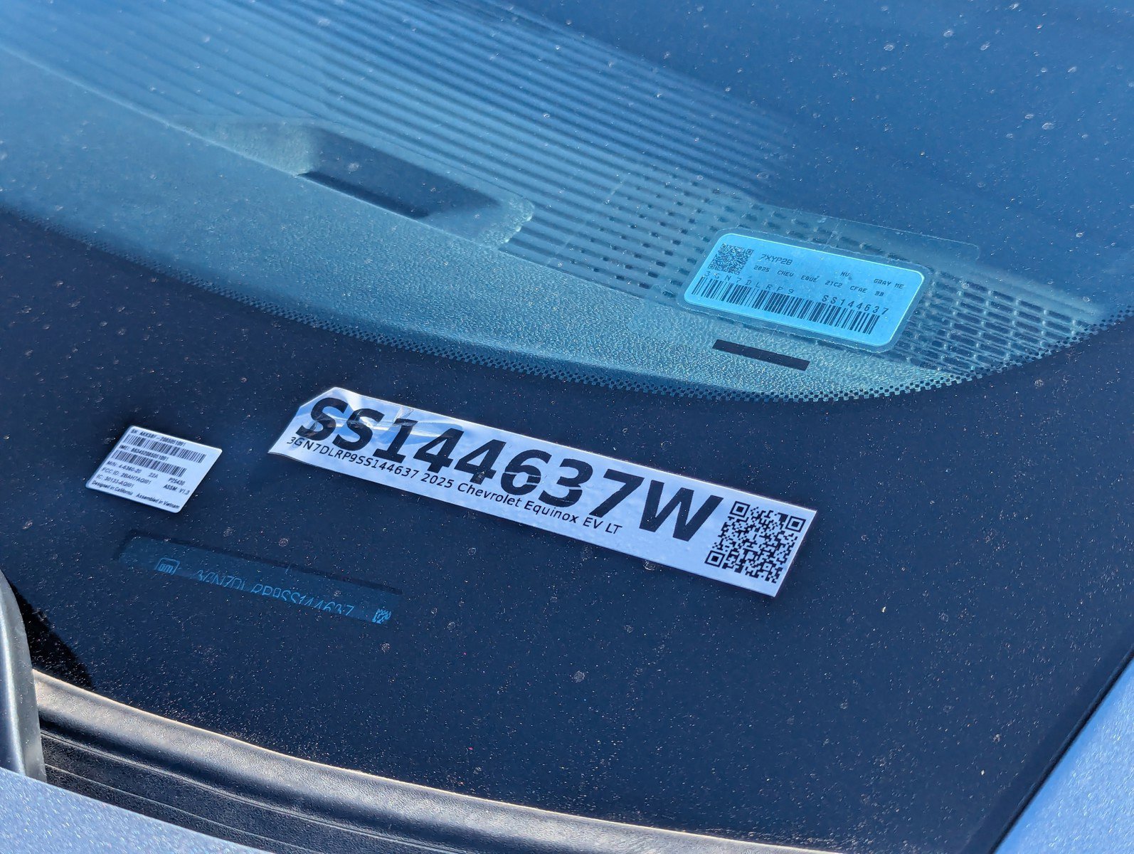 Used 2025 Chevrolet Equinox EV LT w/ Convenience Package image 35