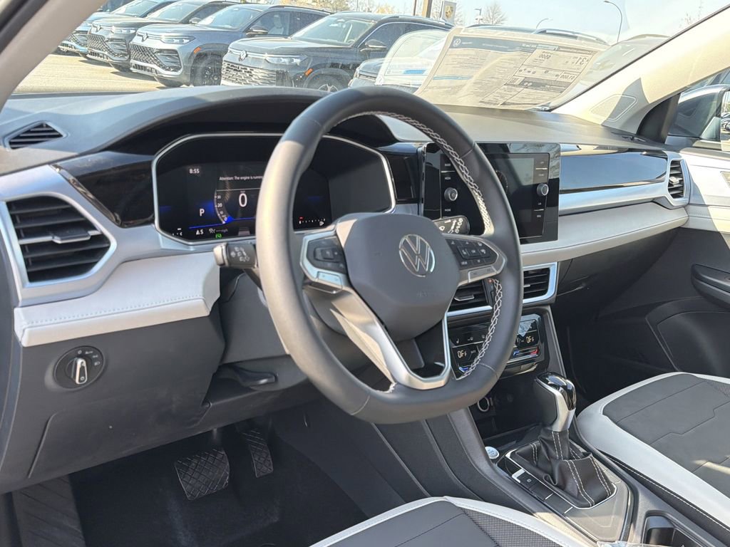 New 2026 Volkswagen Taos SE FWD image 10