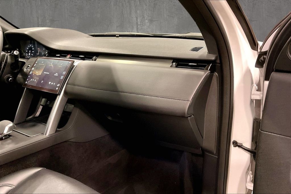 Certified 2024 Land Rover Discovery Sport Dynamic SE AWD/4WD image 26