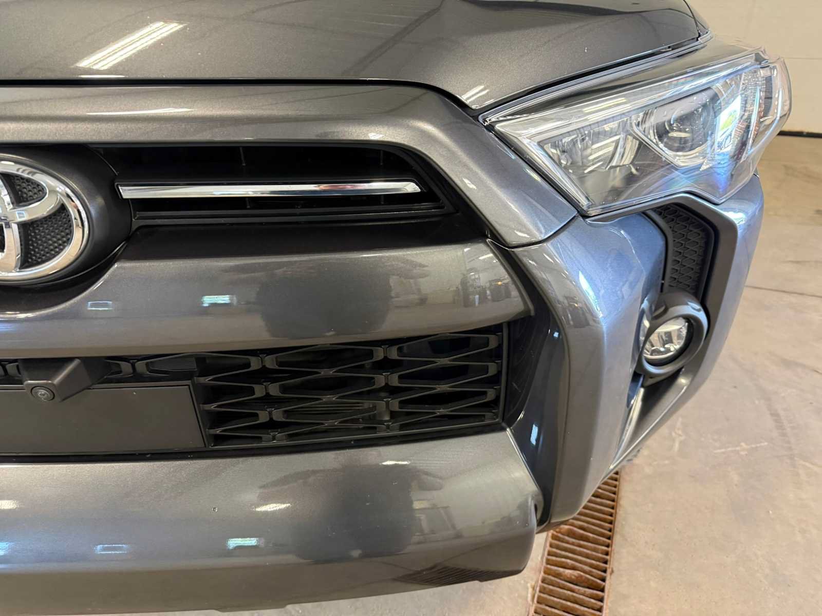 Certified 2022 Toyota 4Runner SR5 Premium w/ Moonroof Package AWD/4WD image 5