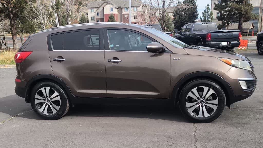 Used 2011 Kia Sportage EX w/ Premium Pkg w/Leather Seats image 2