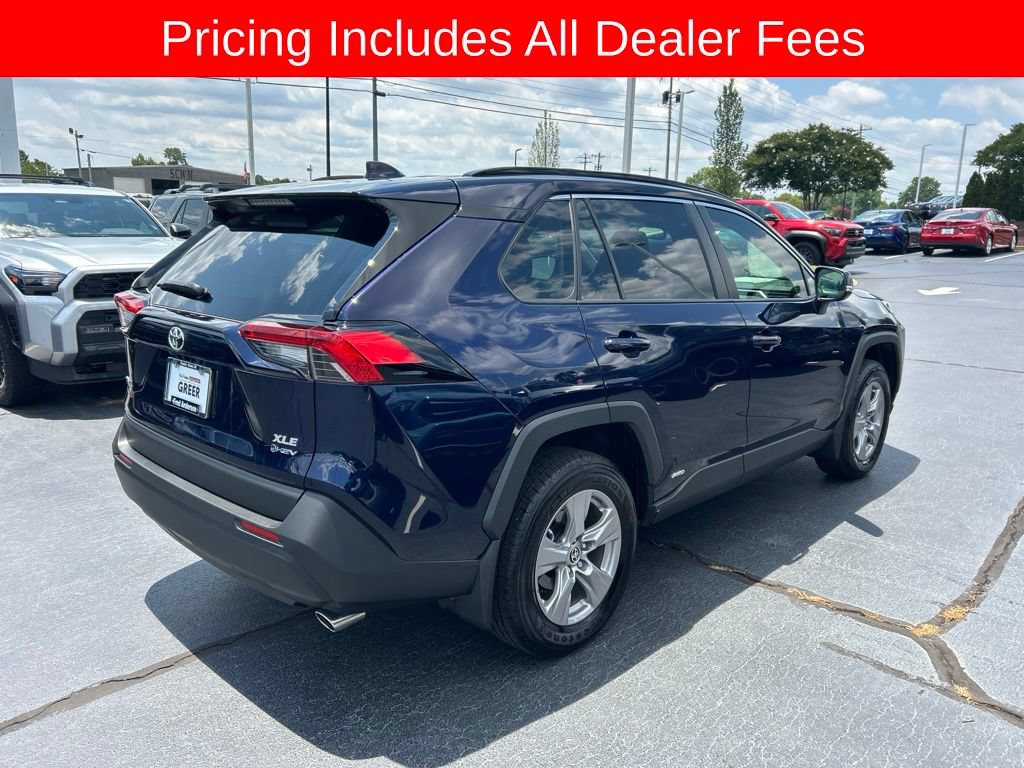 Used 2025 Toyota RAV4 XLE AWD/4WD image 17