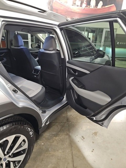 Certified 2025 Subaru Outback Premium w/ Popular Package #1A image 39