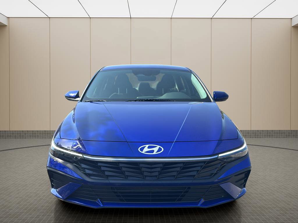 Certified 2025 Hyundai Elantra SE FWD image 8