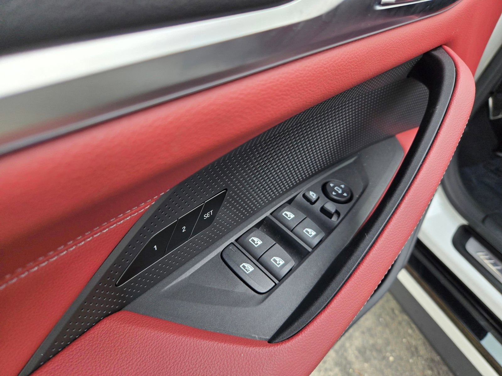 Used 2025 BMW i4 eDrive40 RWD image 14