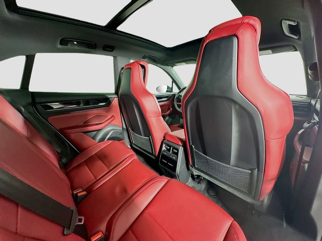 Used 2025 Porsche Macan 4S Electric image 29