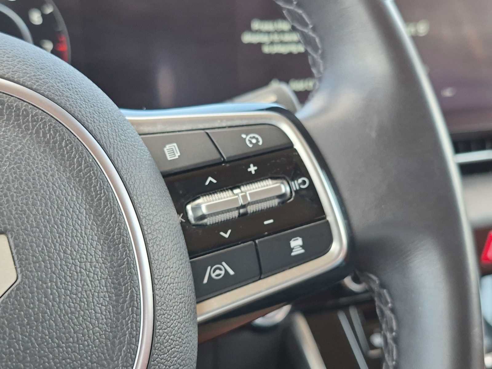 Used 2024 Kia Carnival SX FWD image 23