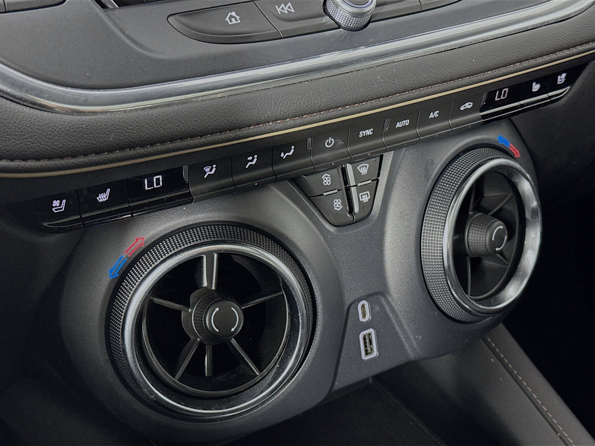 Used 2022 Chevrolet Blazer Premier w/ Enhanced Convenience Package image 16