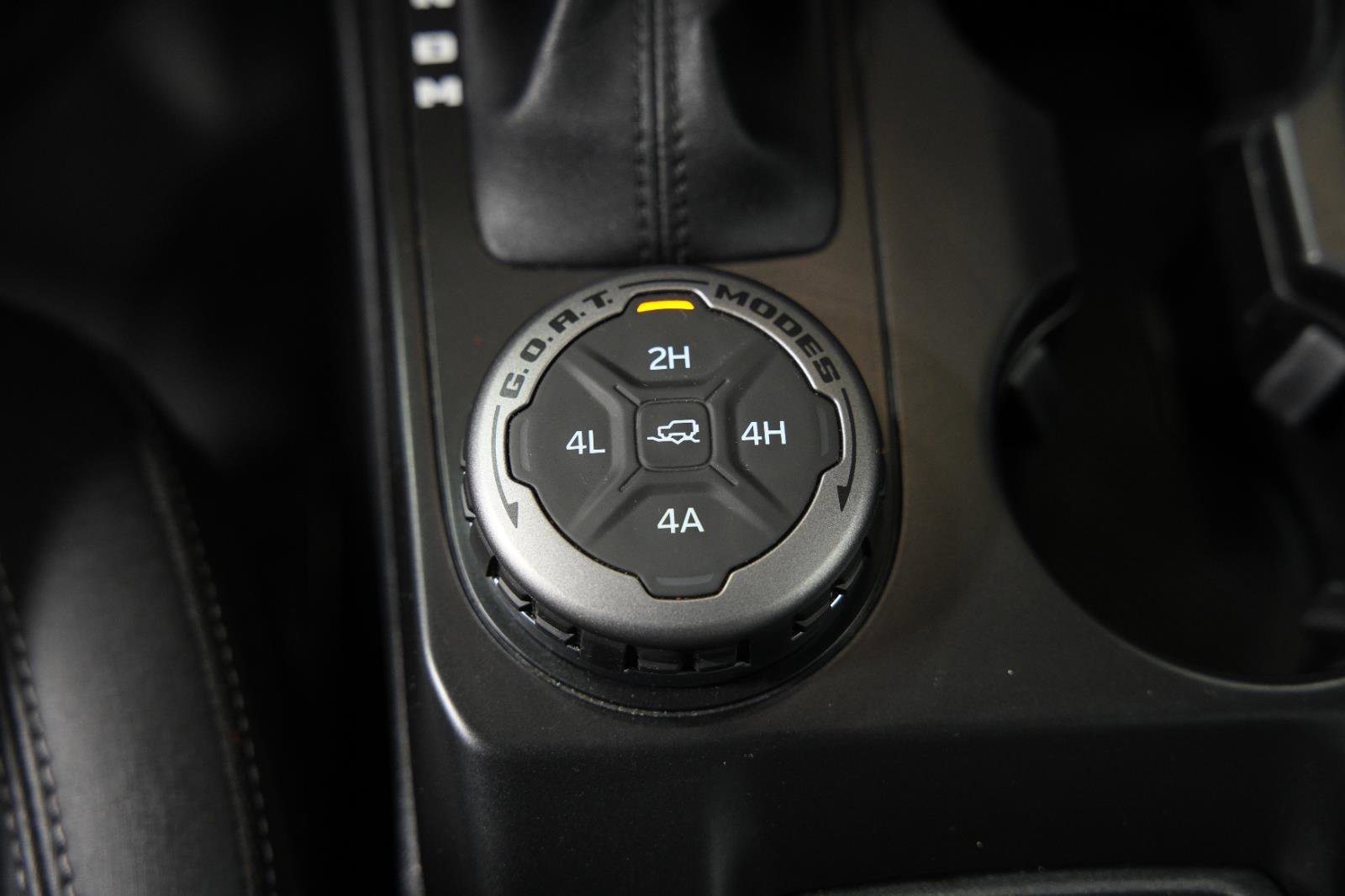 Used 2025 Ford Bronco Badlands image 44