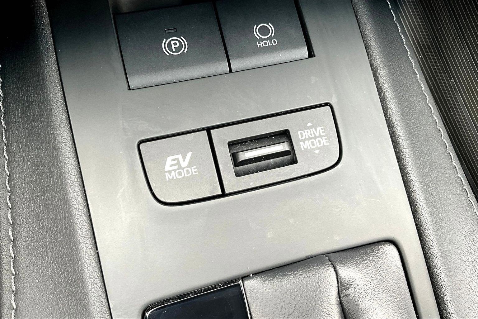 Used 2024 Toyota Venza Nightshade AWD/4WD image 37