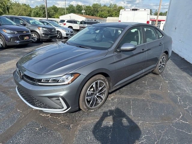 Used 2025 Volkswagen Jetta SE FWD image 14