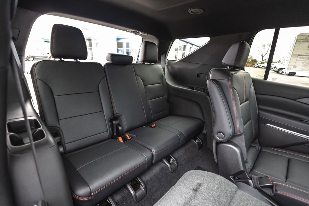New 2026 Chevrolet Traverse RS w/ LPO, Floor Liner Package image 33