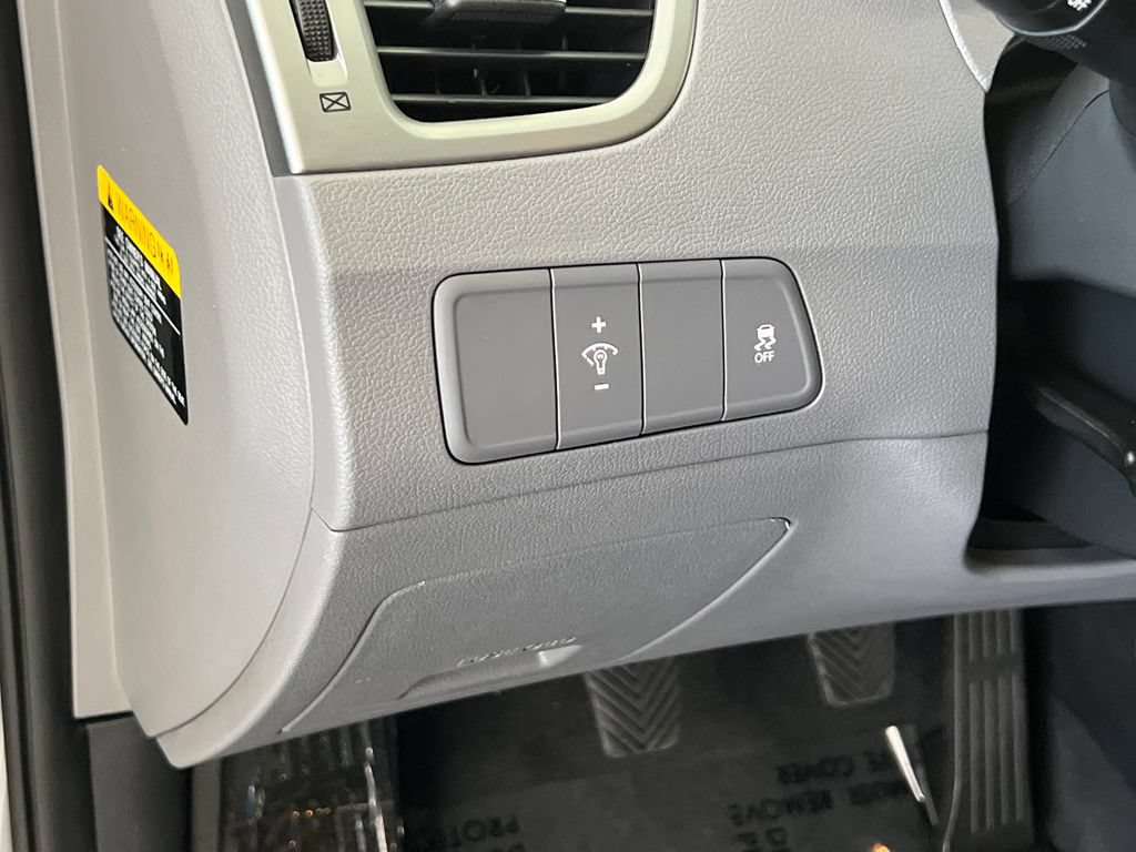 Used 2015 Hyundai Elantra SE FWD image 30