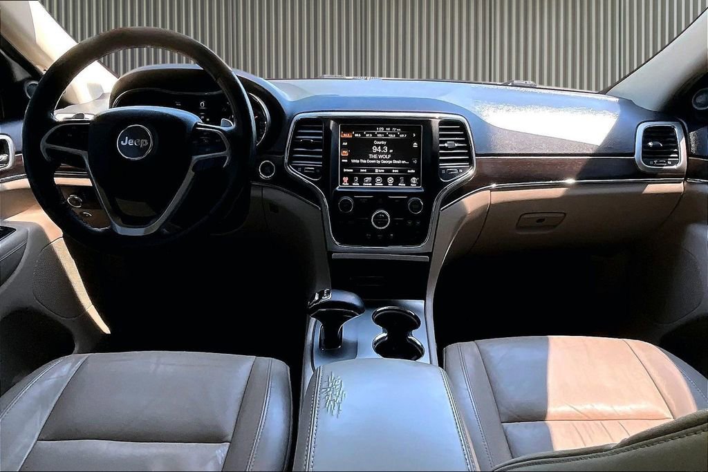 Used 2014 Jeep Grand Cherokee Limited w/ Mopar Chrome Edition Group image 16