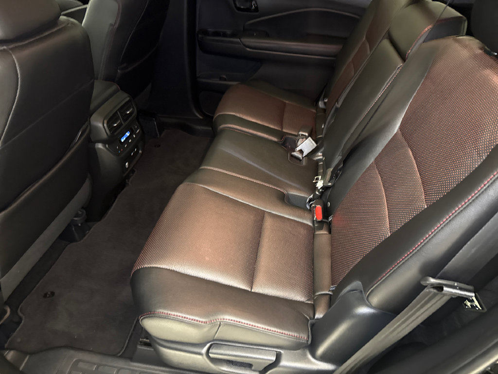 Certified 2024 Honda Passport Black Edition image 18
