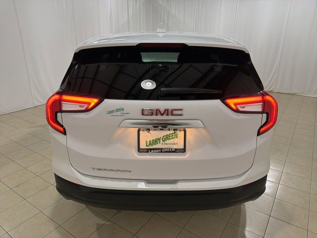 Used 2024 GMC Terrain SLE FWD image 4