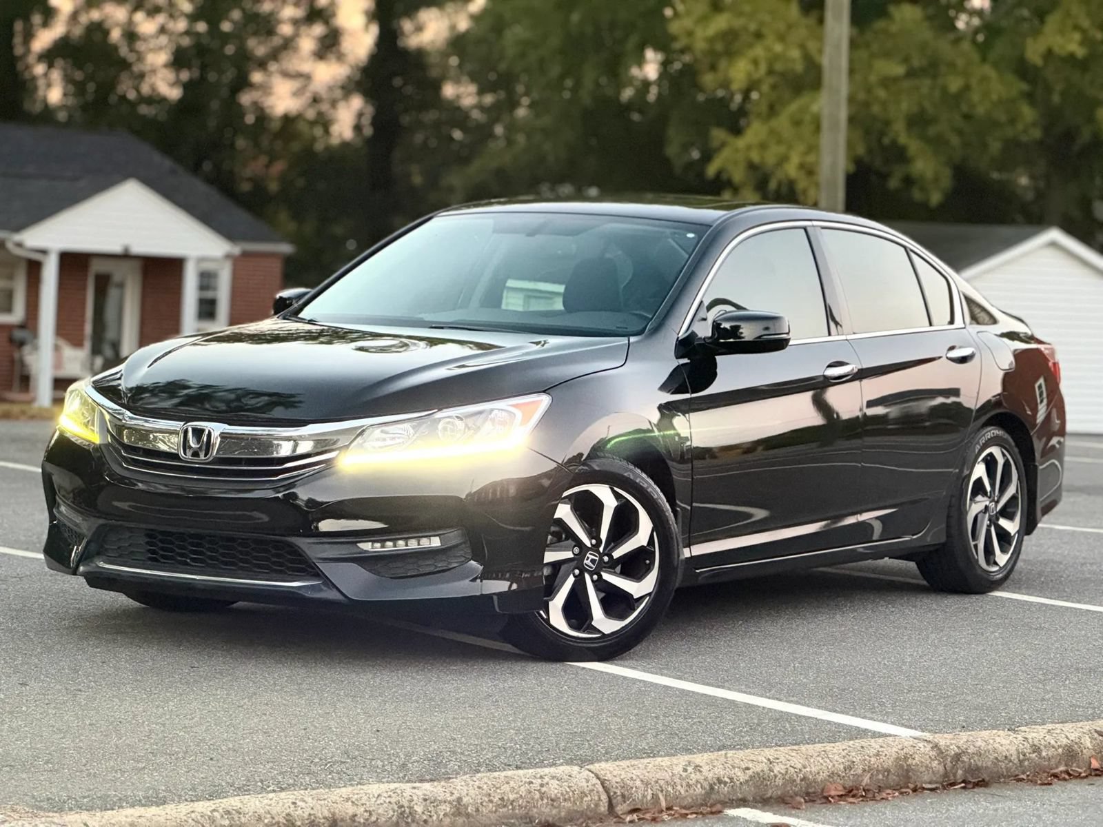 Used 2017 Honda Accord EX-L image 25