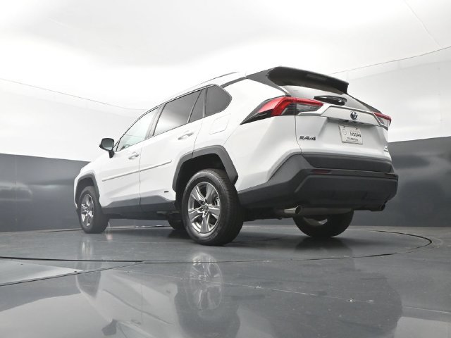 Used 2024 Toyota RAV4 LE AWD/4WD image 31