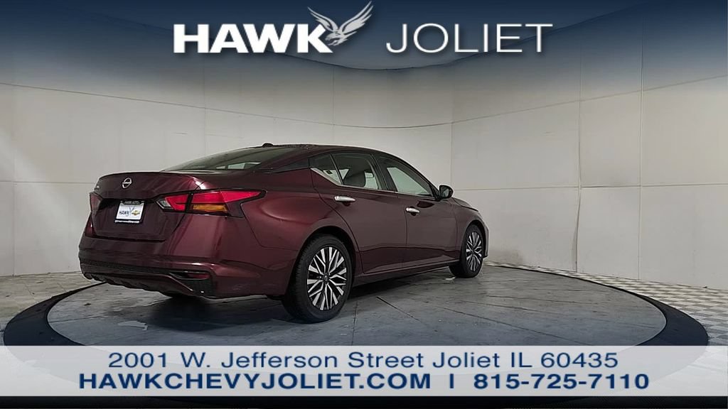 Used 2025 Nissan Altima 2.5 SV FWD image 8