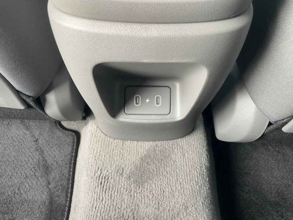 Used 2025 Hyundai Elantra SEL image 25