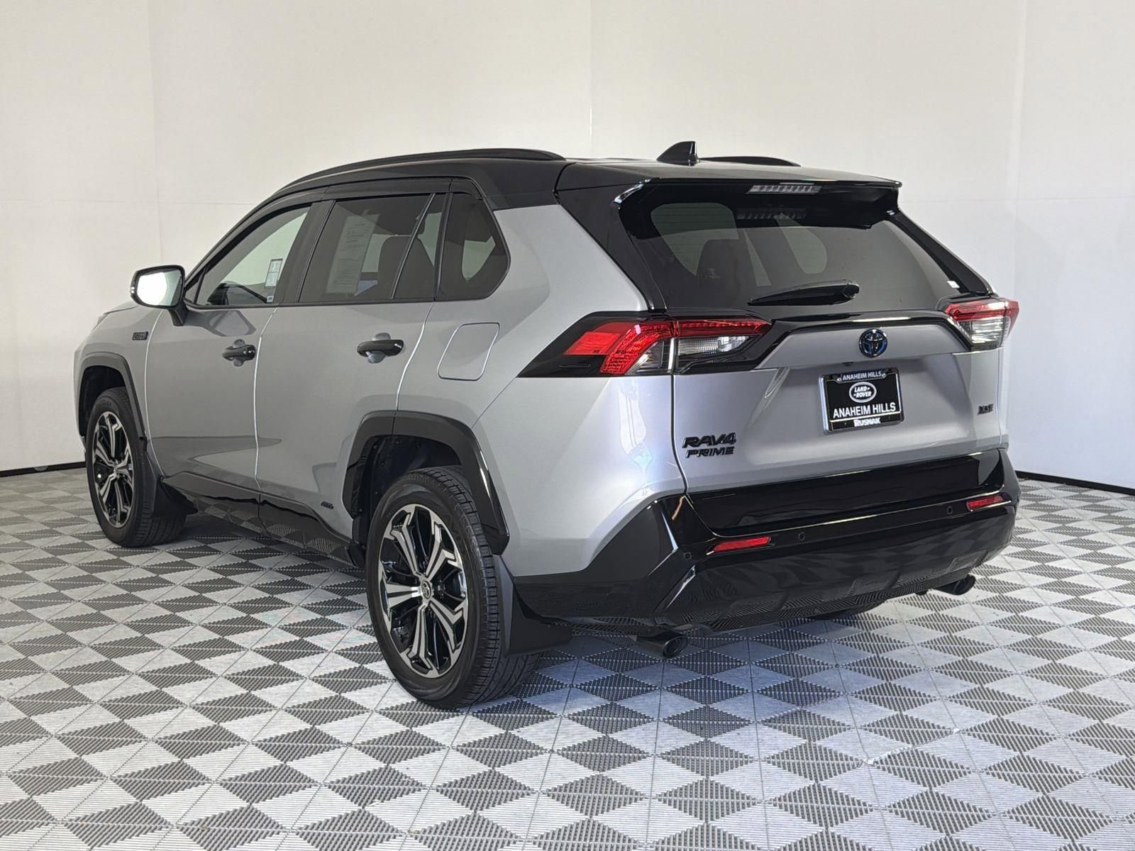 Used 2022 Toyota RAV4 XSE w/ Premium Package image 3