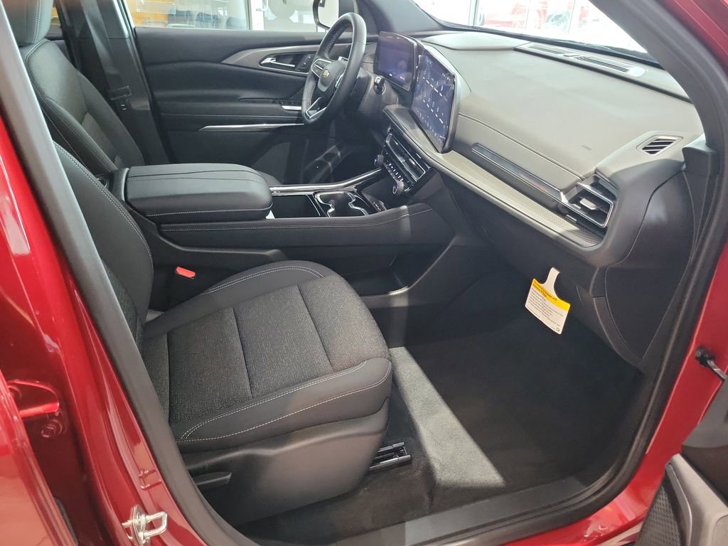 Used 2026 Chevrolet Traverse LT image 15