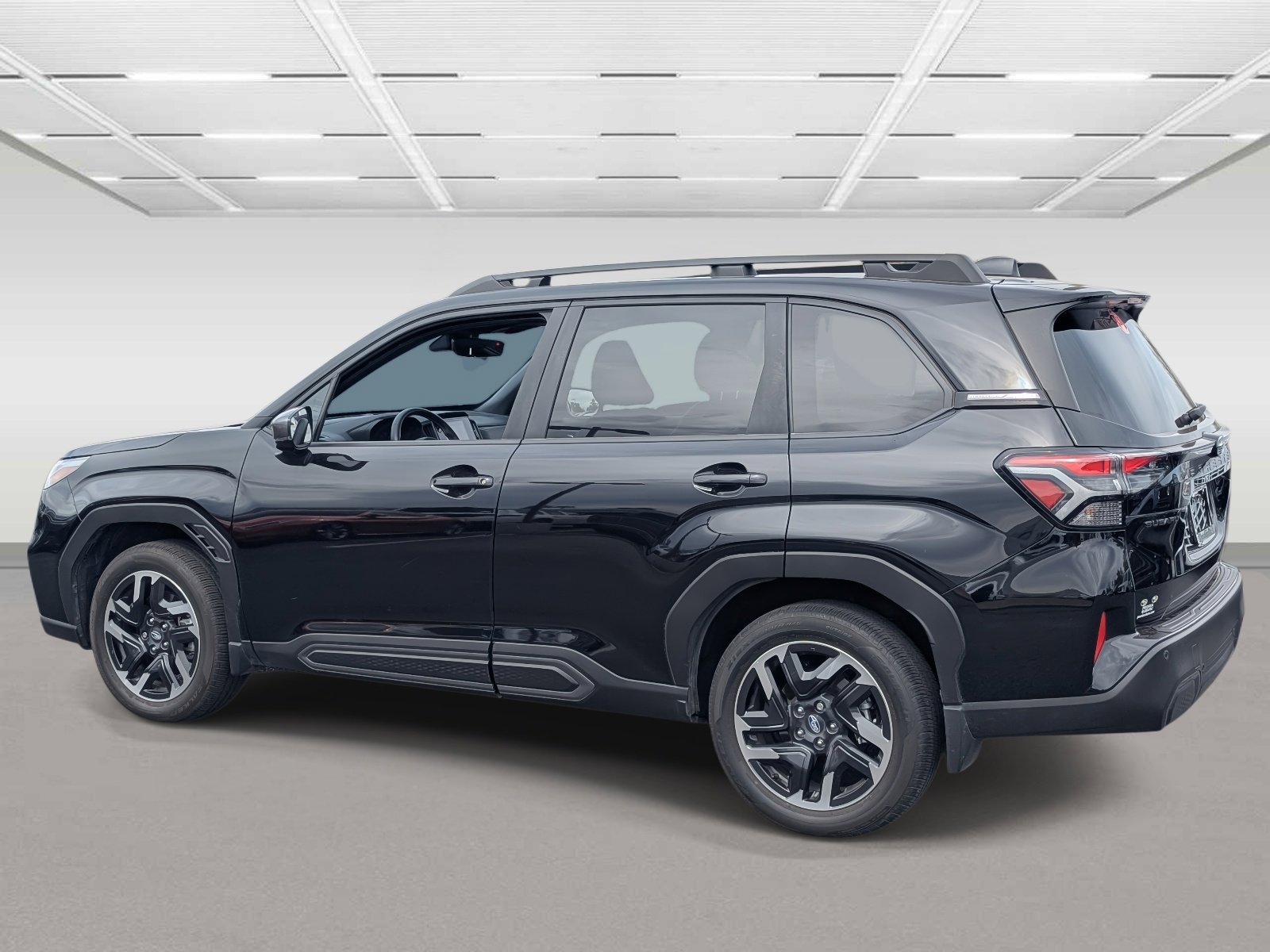 Certified 2025 Subaru Forester Limited image 3