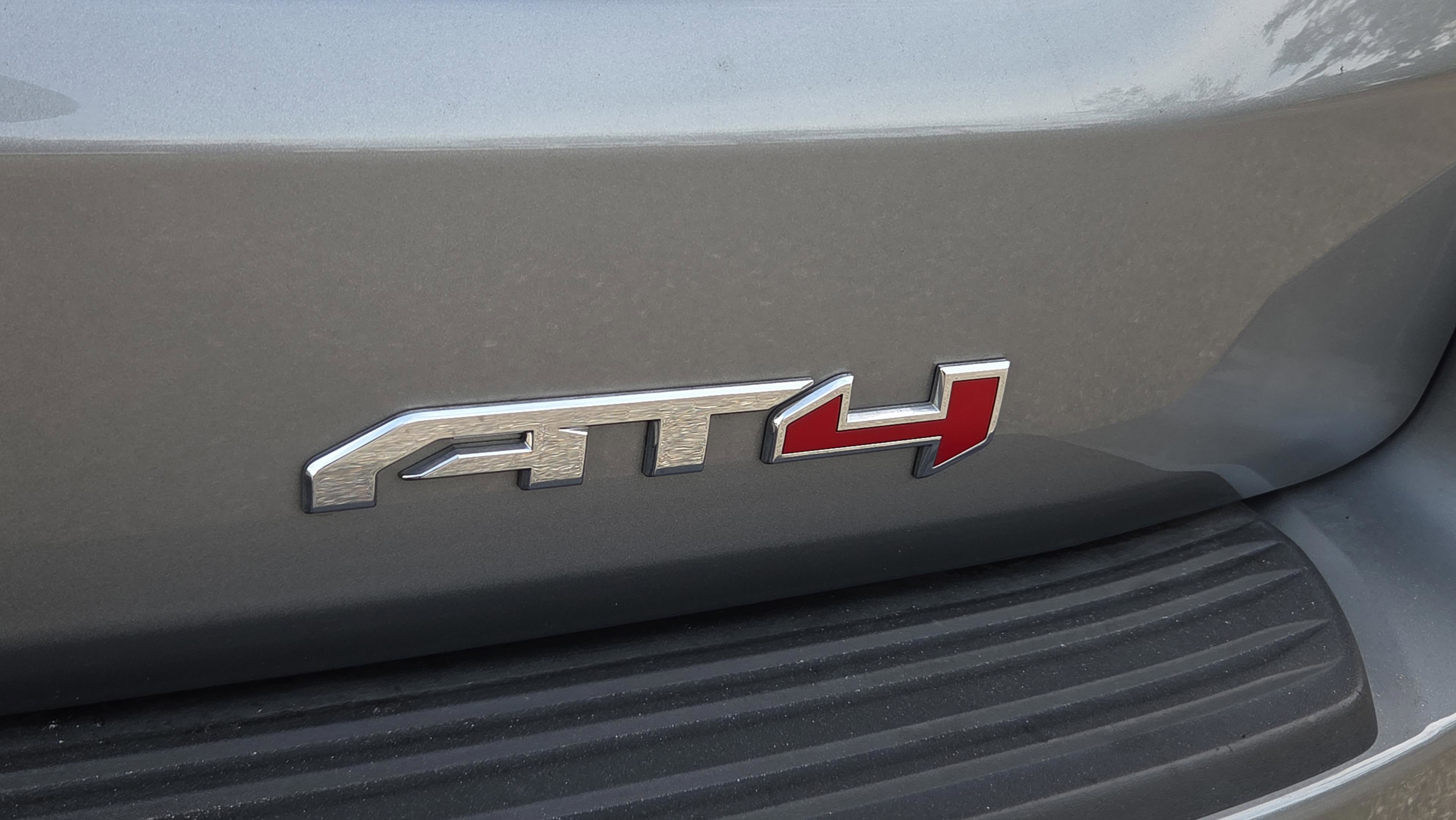 Used 2023 GMC Yukon XL AT4 w/ AT4 Premium Plus Package AWD/4WD image 31