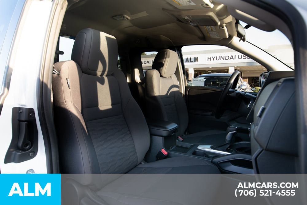 Used 2025 Nissan Frontier S w/ S Utility Package image 15