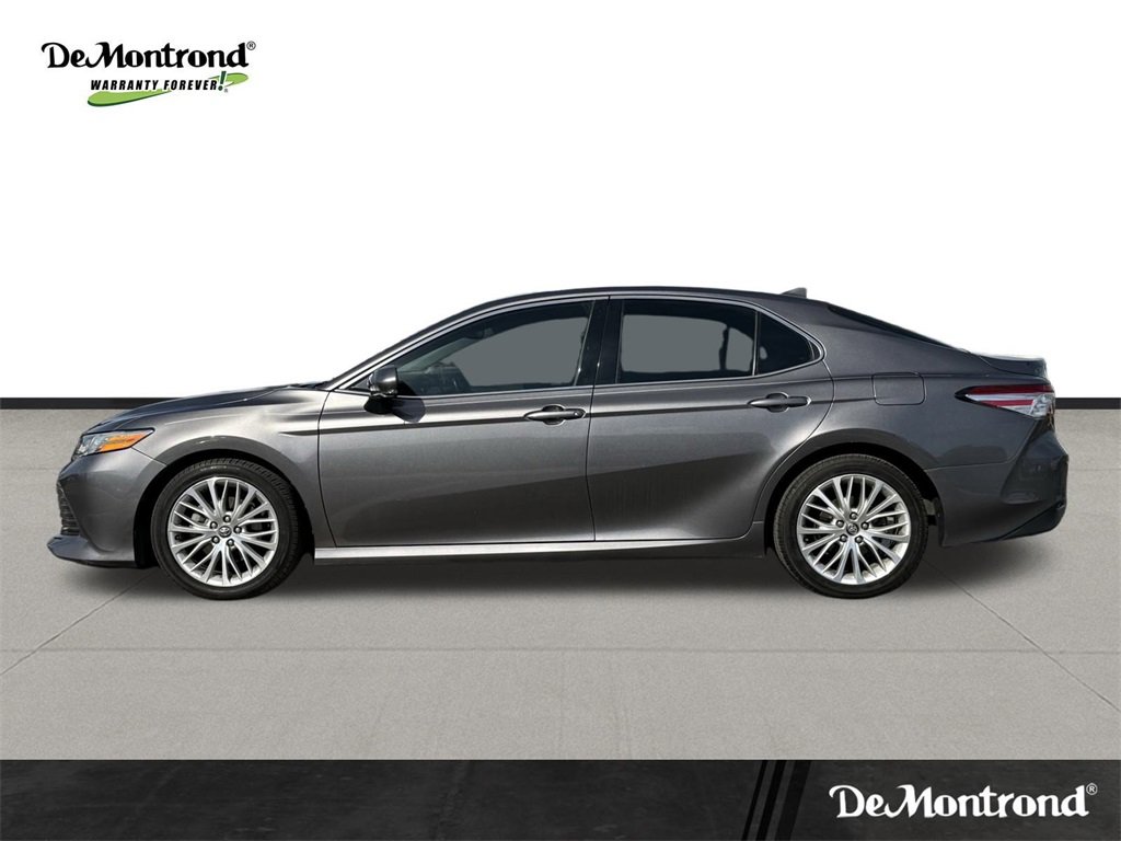 Used 2020 Toyota Camry XLE image 6