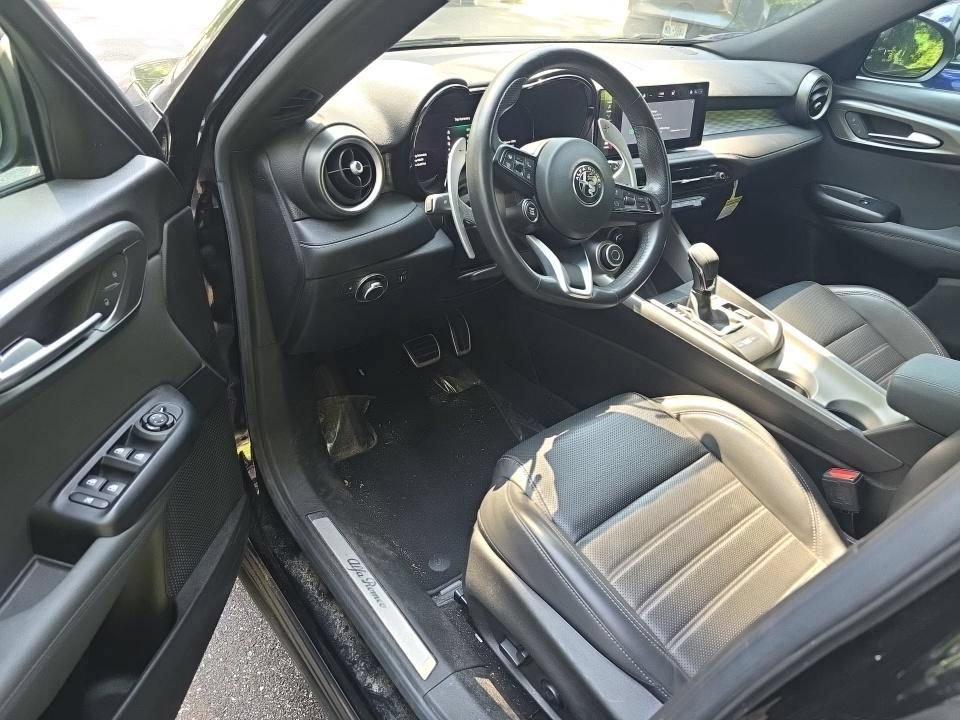 Used 2024 Alfa Romeo Tonale Veloce w/ Active Assist Package AWD/4WD image 7