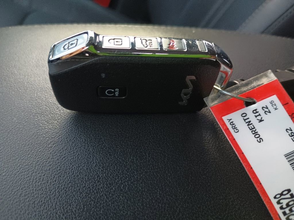 Used 2022 Kia Sorento SX image 18