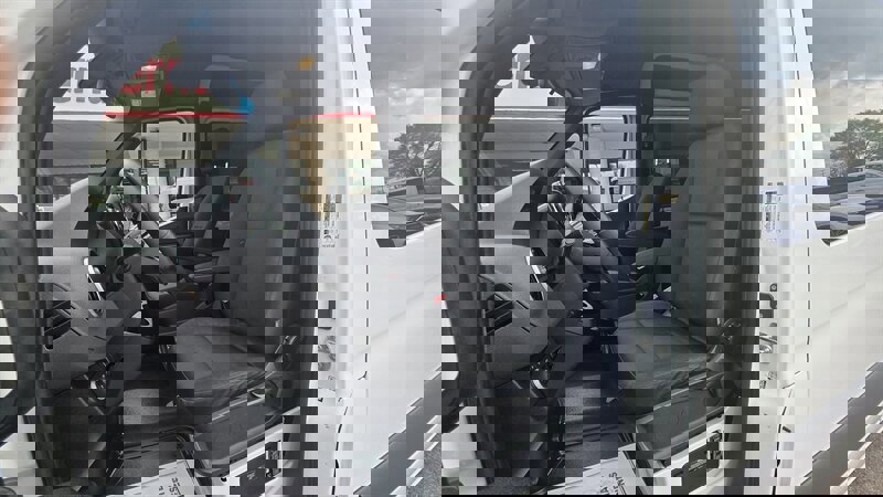 Used 2025 Mercedes-Benz Sprinter 2500 image 10