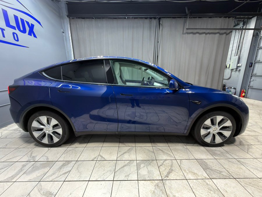 Used 2022 Tesla Model Y Long Range AWD/4WD image 6