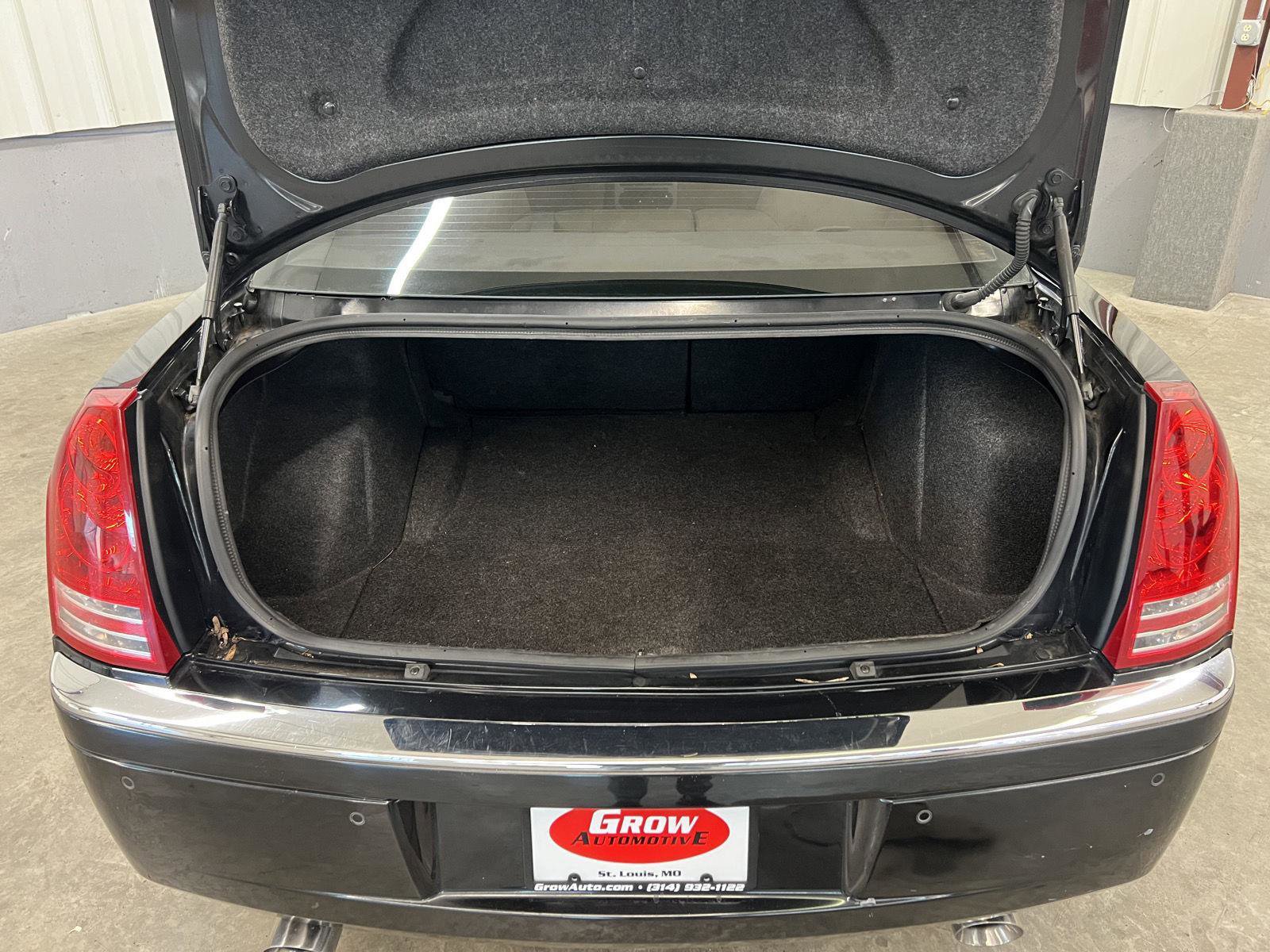 Used 2008 Chrysler 300 C image 35