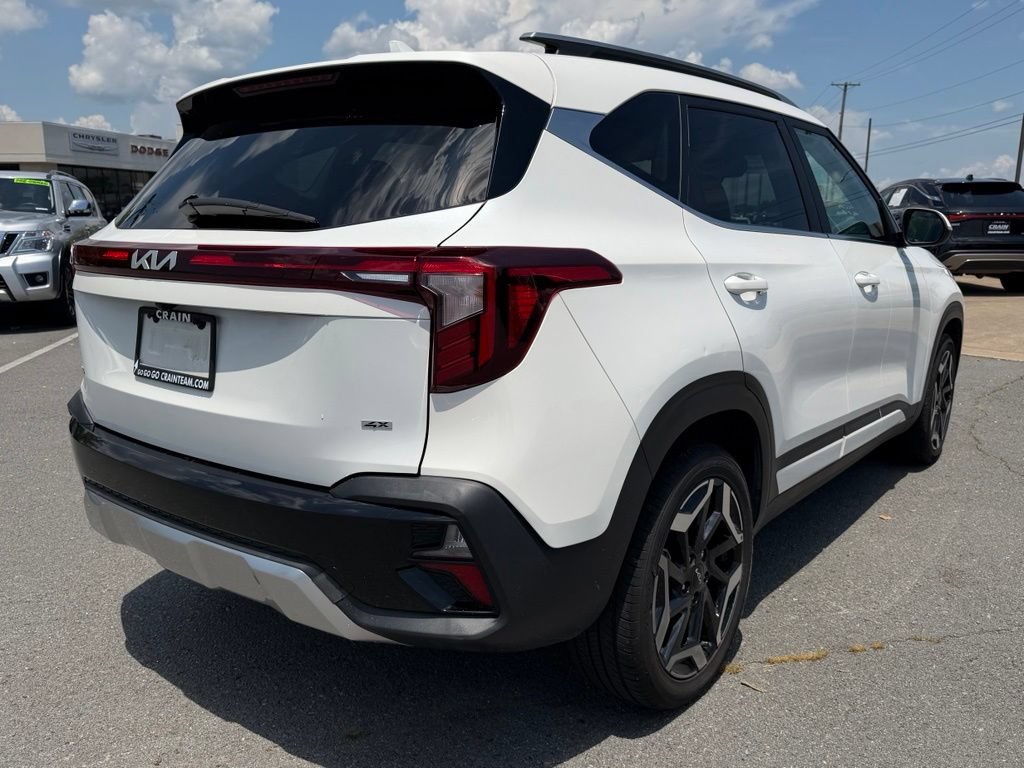 Certified 2024 Kia Seltos SX w/ SX Sunroof Package AWD/4WD image 7
