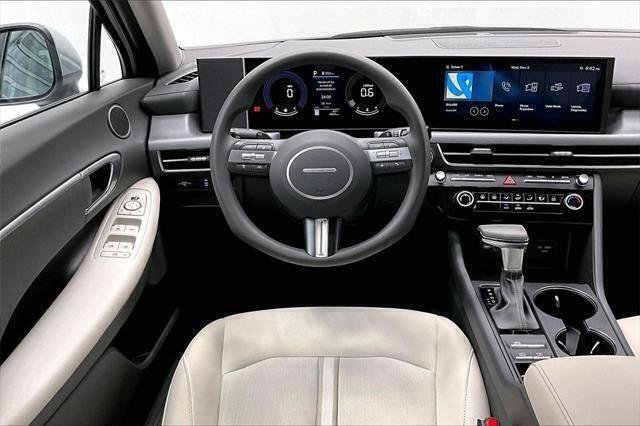 New 2025 Hyundai Sonata SE FWD image 5
