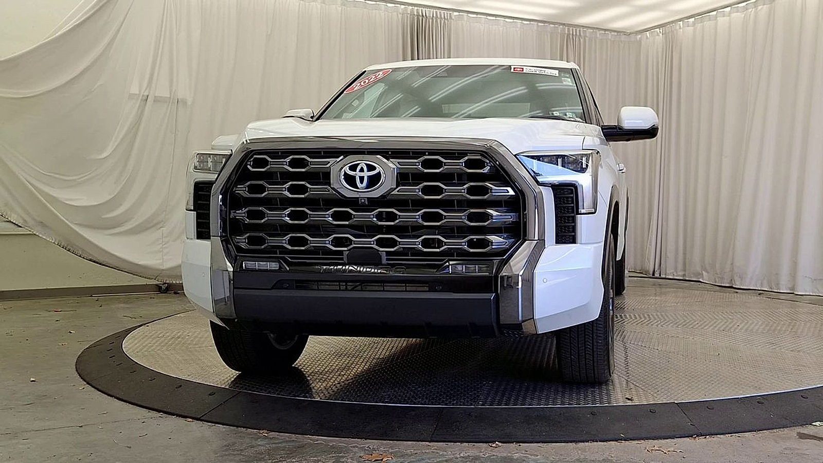 Used 2022 Toyota Tundra Platinum w/ Advanced Package AWD/4WD image 7