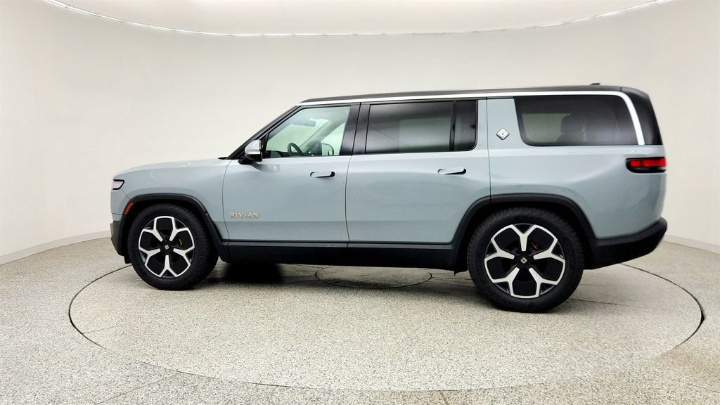 Used 2024 Rivian R1S Adventure AWD/4WD image 8
