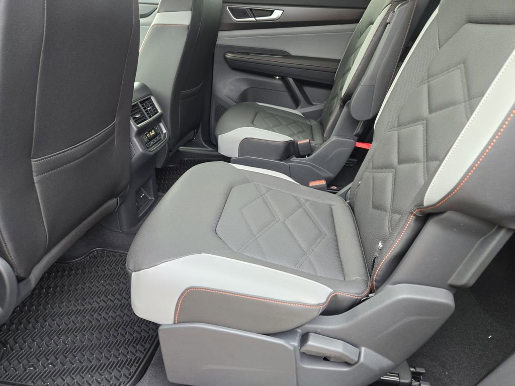 New 2026 Volkswagen Atlas Peak Edition image 22