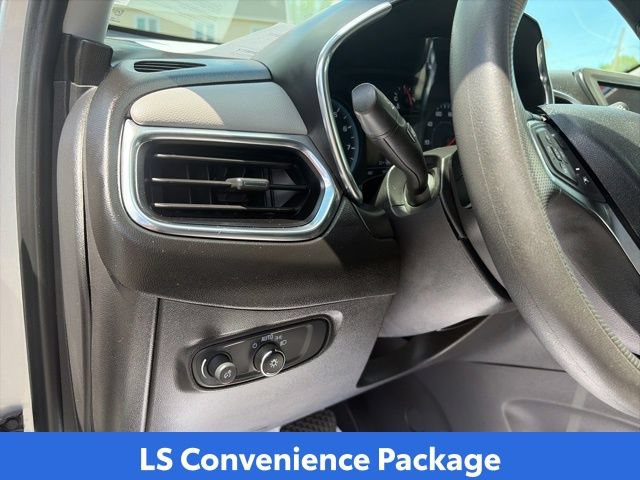 Used 2021 Chevrolet Equinox LS w/ LS Convenience Package AWD/4WD image 14