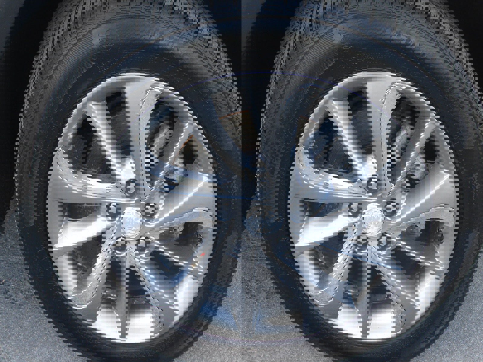 Used 2020 Buick Encore GX Essence w/ Experience Buick Package image 37