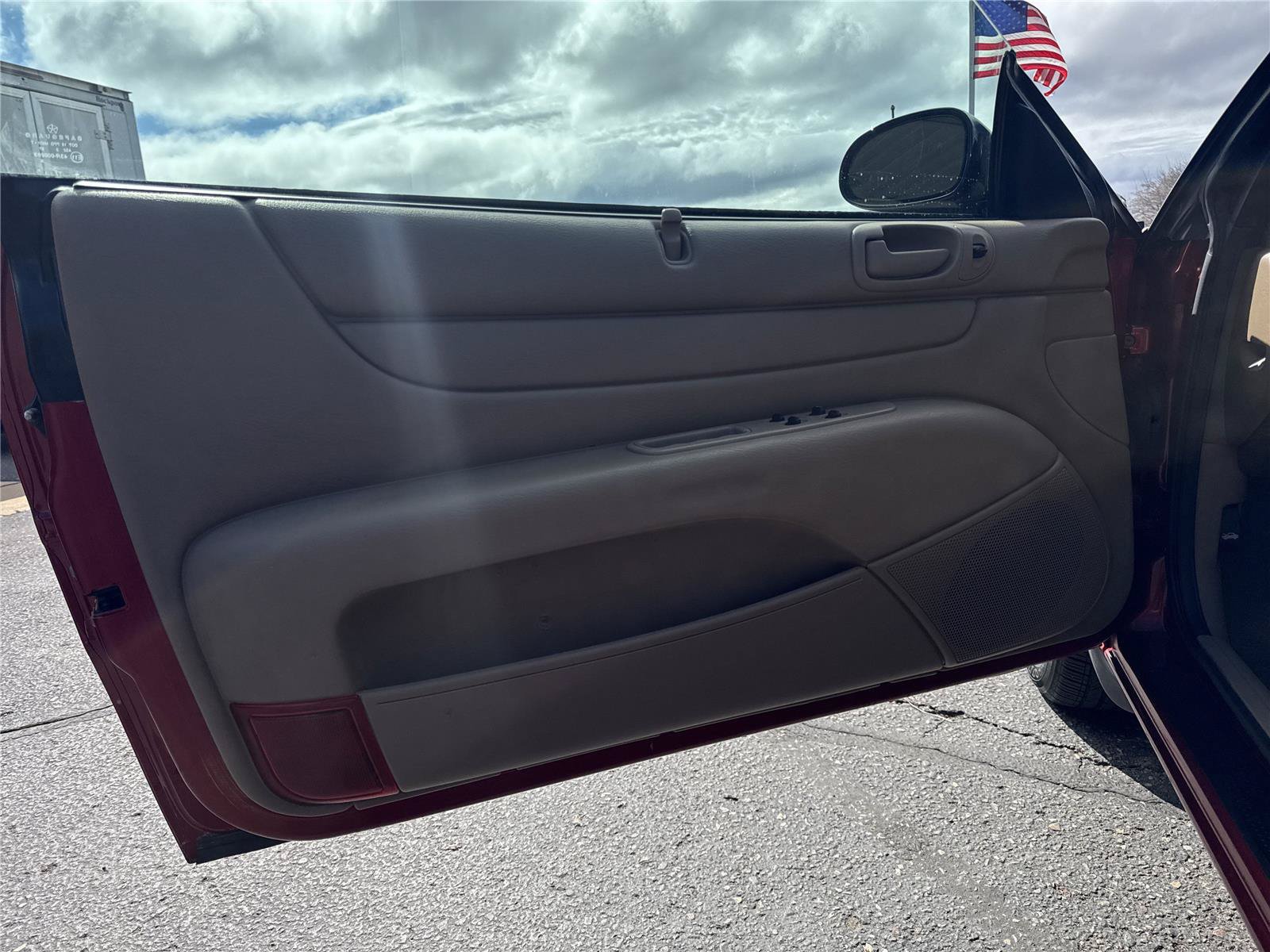 Used 2003 Chrysler Sebring GTC FWD image 17