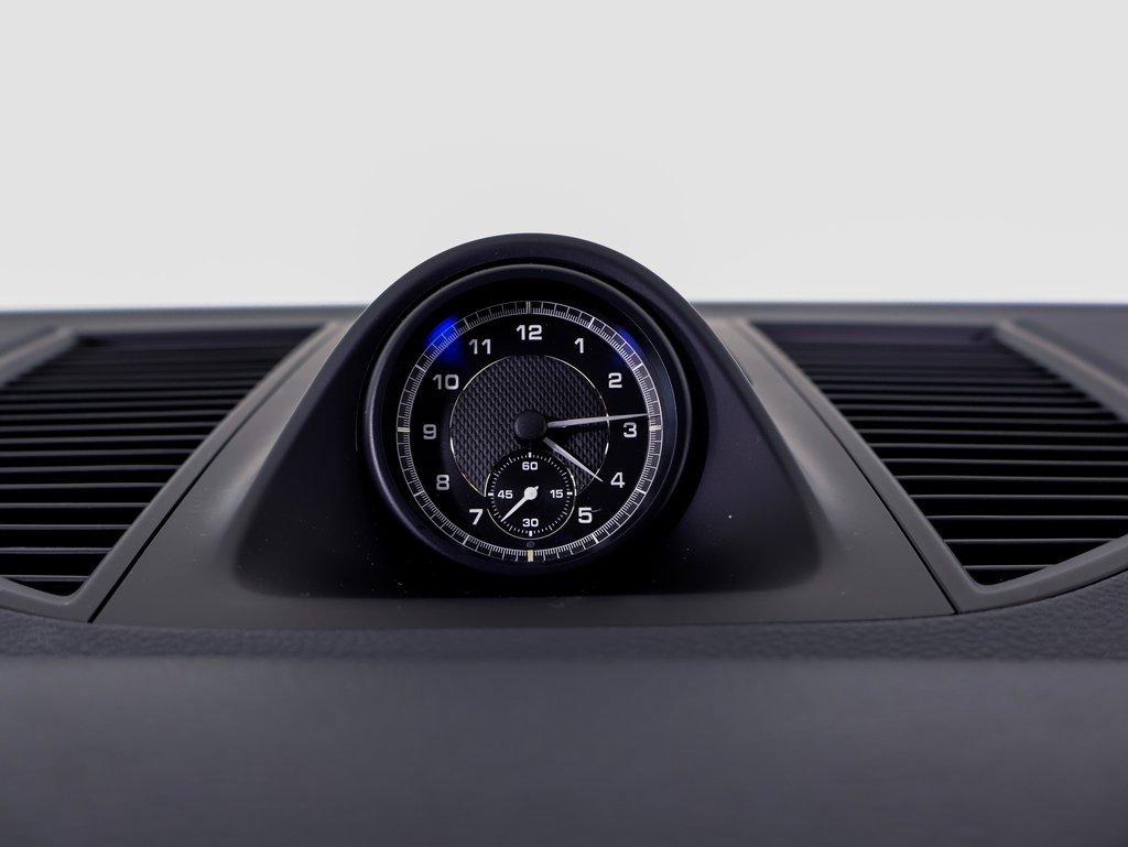 Used 2025 Porsche Macan image 15