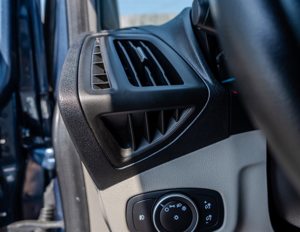 Used 2019 Ford Transit Connect XLT image 18