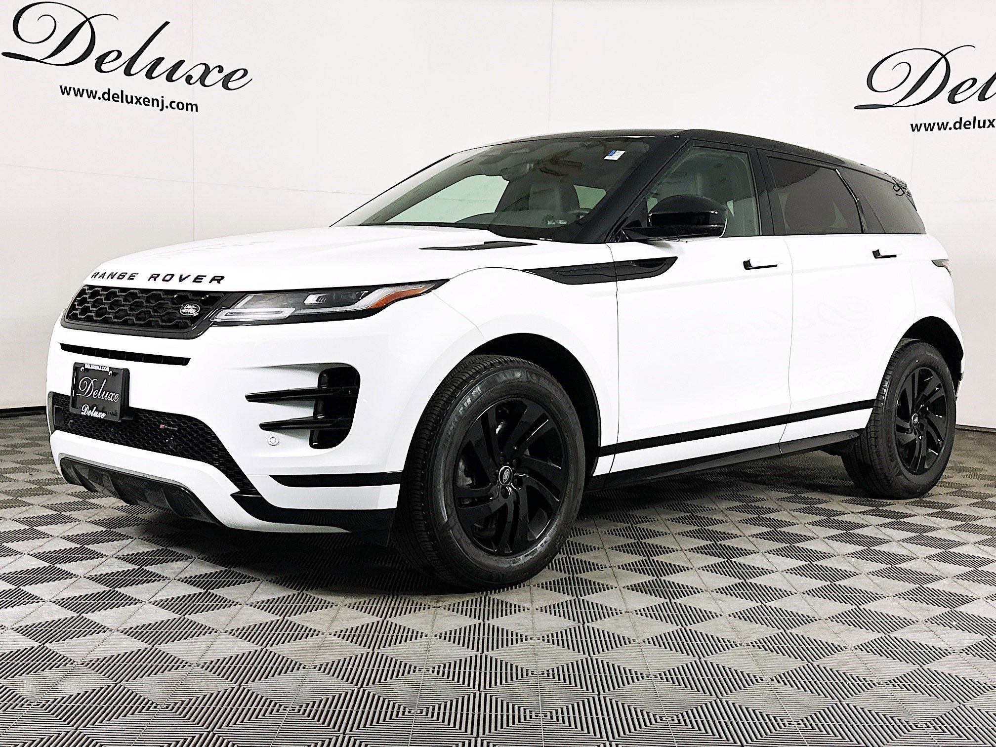 Used 2022 Land Rover Range Rover Evoque R-Dynamic S image 3
